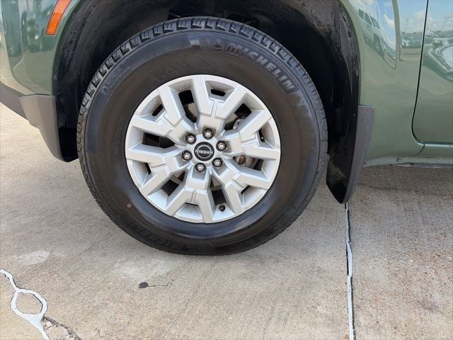 2024 Nissan Frontier SV