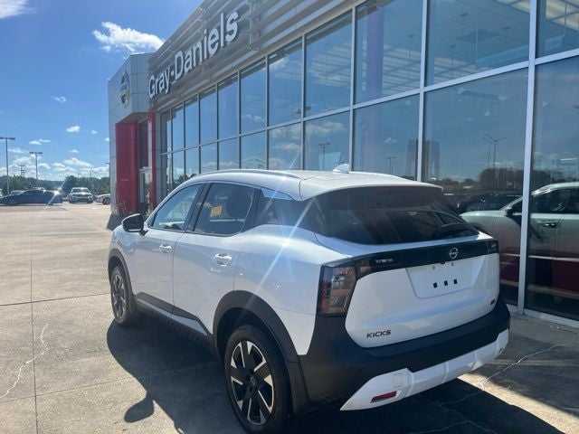2025 Nissan Kicks SR