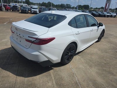 2025 Toyota Camry SE