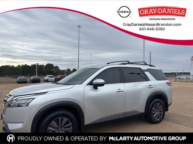 2024 Nissan Pathfinder SV