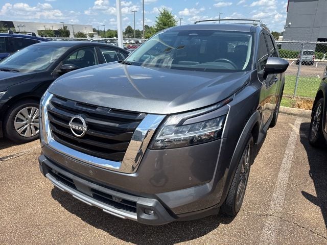 2022 Nissan Pathfinder SL