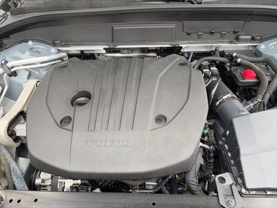 2023 Volvo XC60 B5 Plus Dark Theme