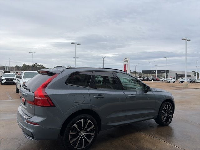 2023 Volvo XC60 B5 Plus Dark Theme