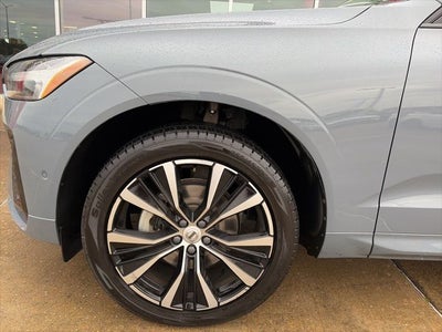 2023 Volvo XC60 B5 Plus Dark Theme