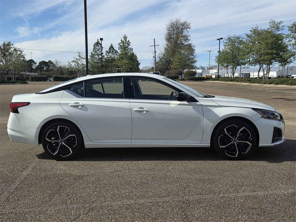 2025 Nissan Altima 2.5 SR