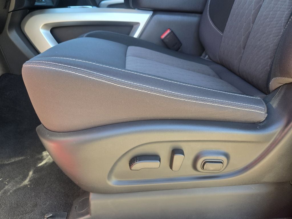 2024 Nissan Titan XD SV