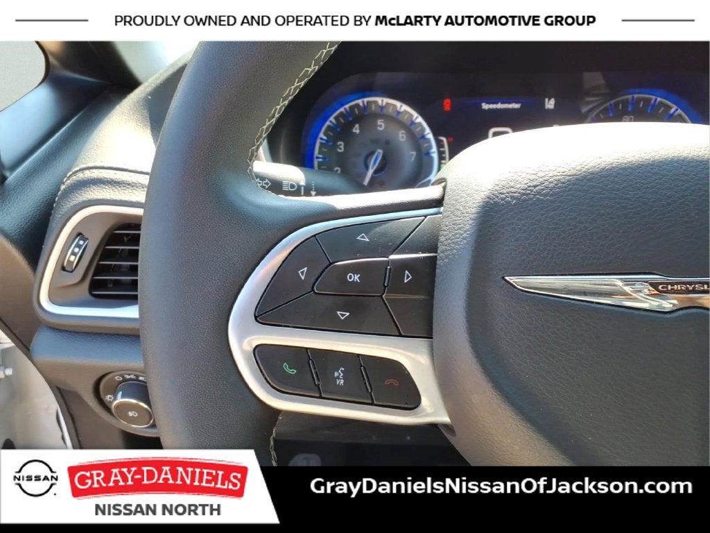 2025 Chrysler Pacifica Select