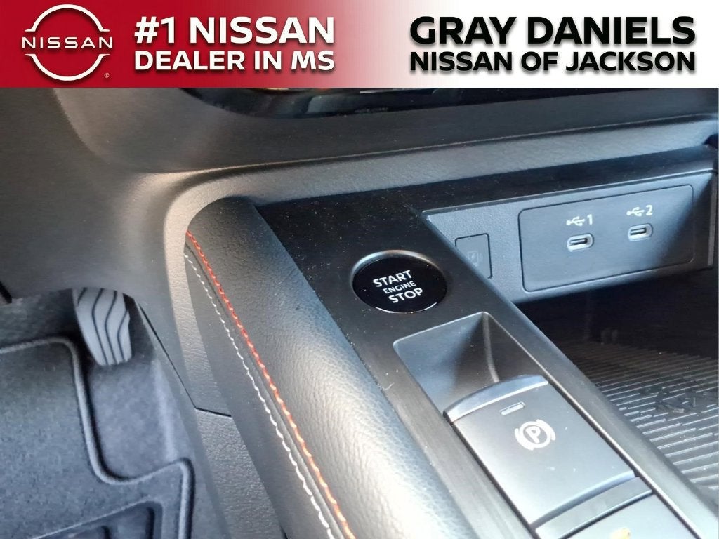 2025 Nissan Kicks SR