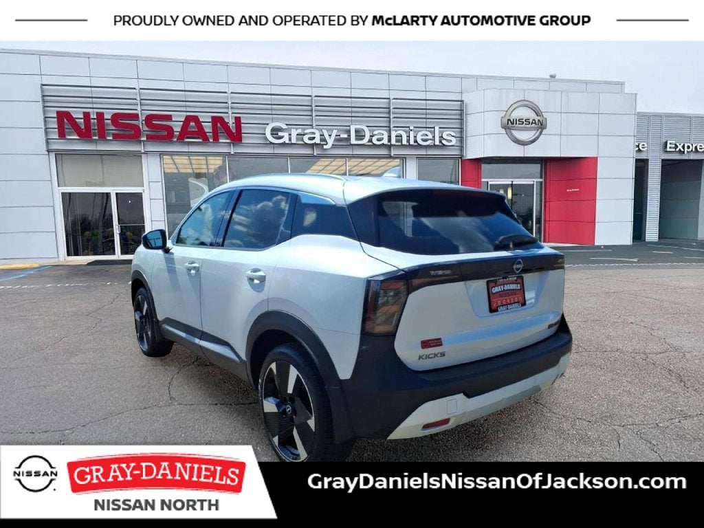 2025 Nissan Kicks SR