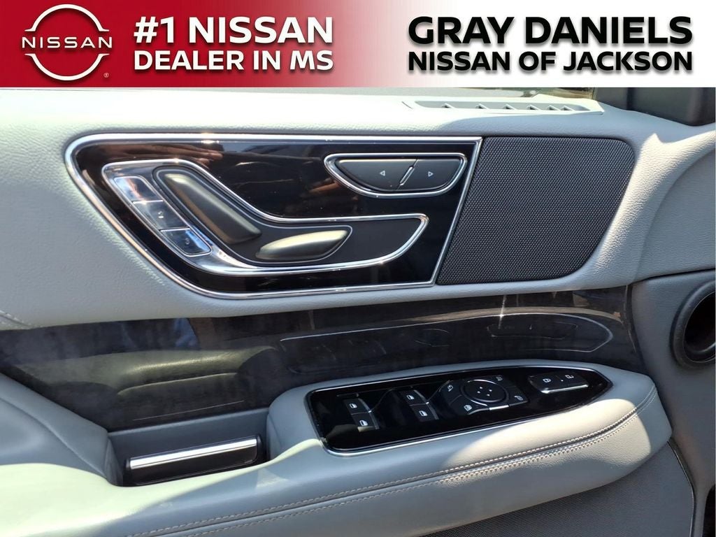 2019 Lincoln Navigator L Select
