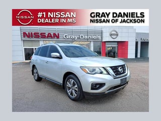 2017 Nissan Pathfinder SL
