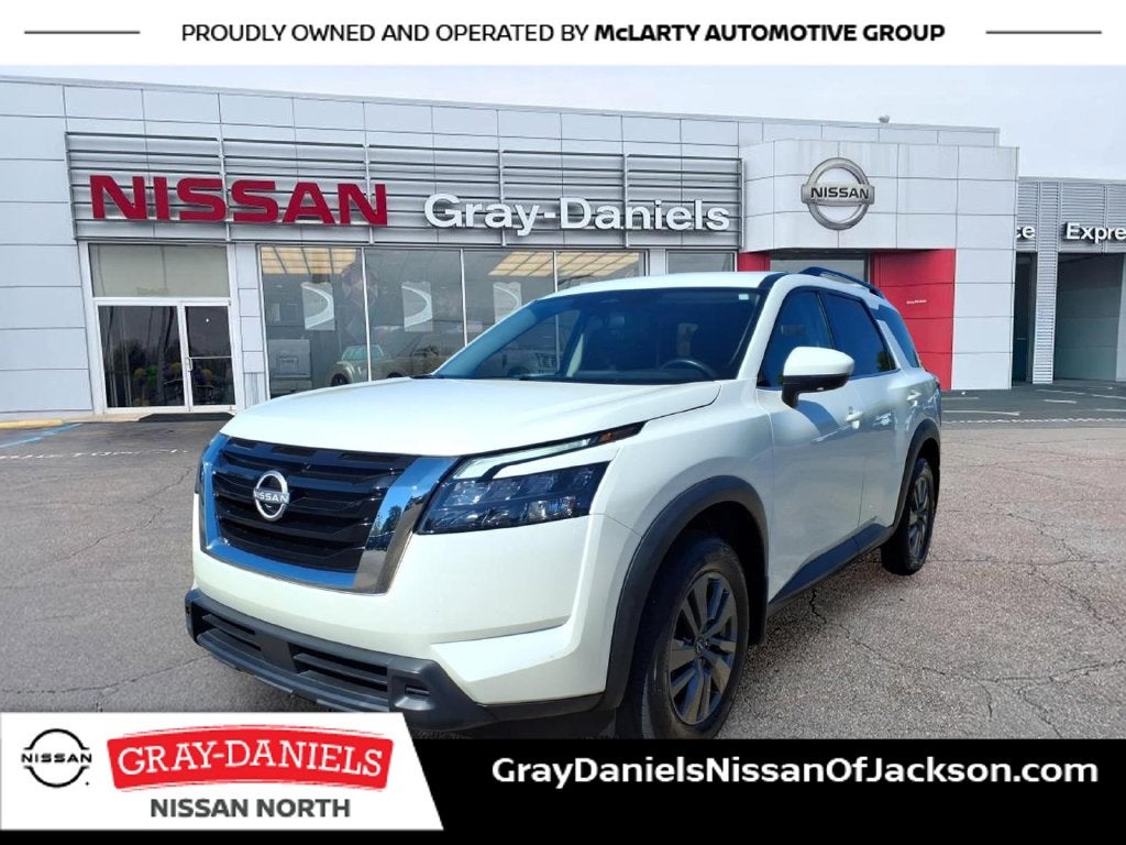 2024 Nissan Pathfinder SV