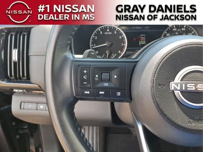 2024 Nissan Pathfinder SV