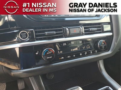 2024 Nissan Pathfinder SV