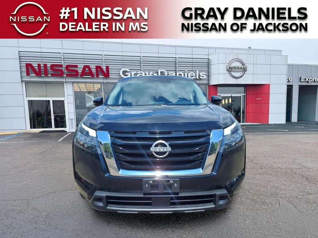 2024 Nissan Pathfinder SV