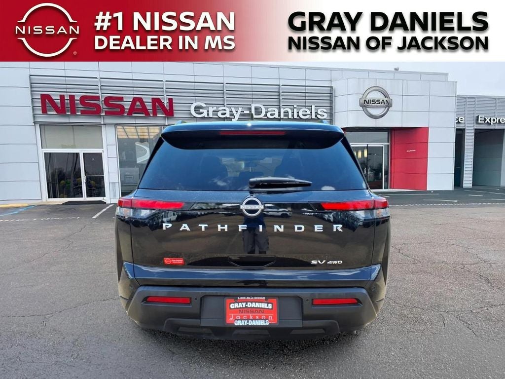2024 Nissan Pathfinder SV