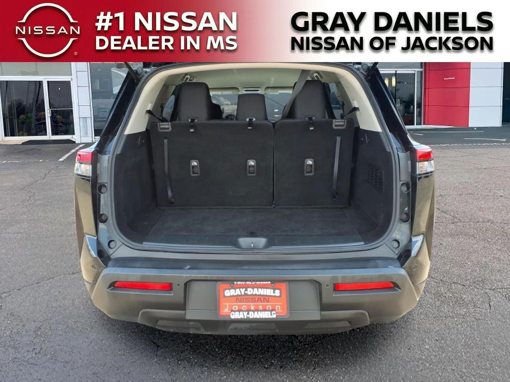 2024 Nissan Pathfinder SV