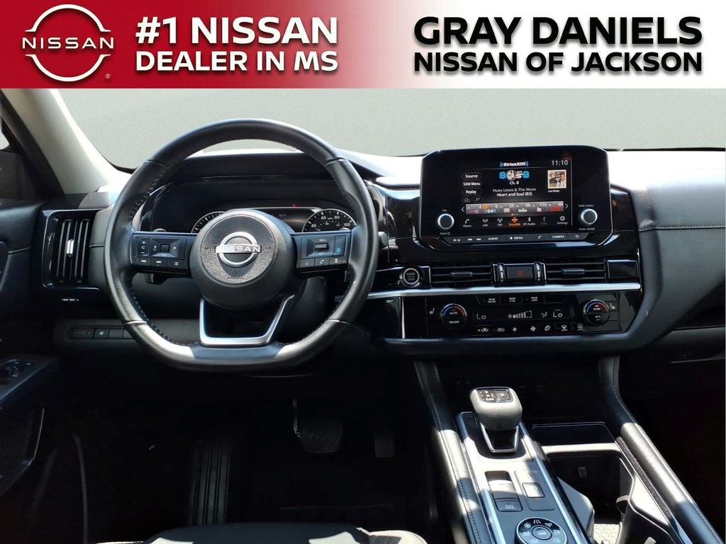 2024 Nissan Pathfinder SV