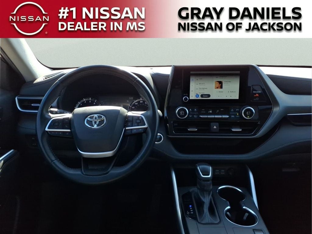 2024 Toyota Highlander LE