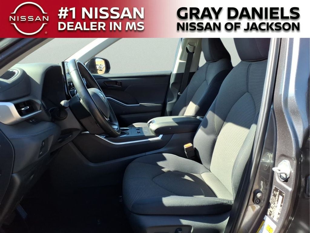 2024 Toyota Highlander LE