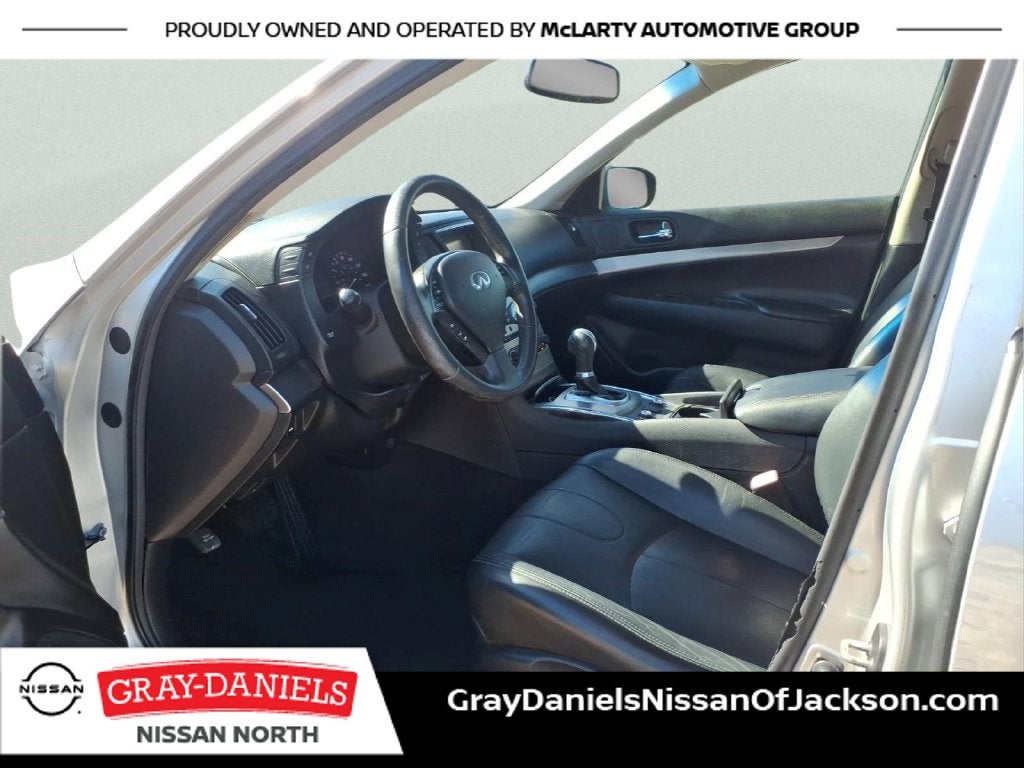 2015 INFINITI Q40 Base
