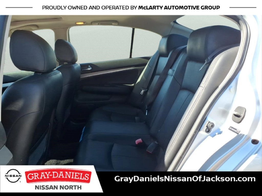 2015 INFINITI Q40 Base