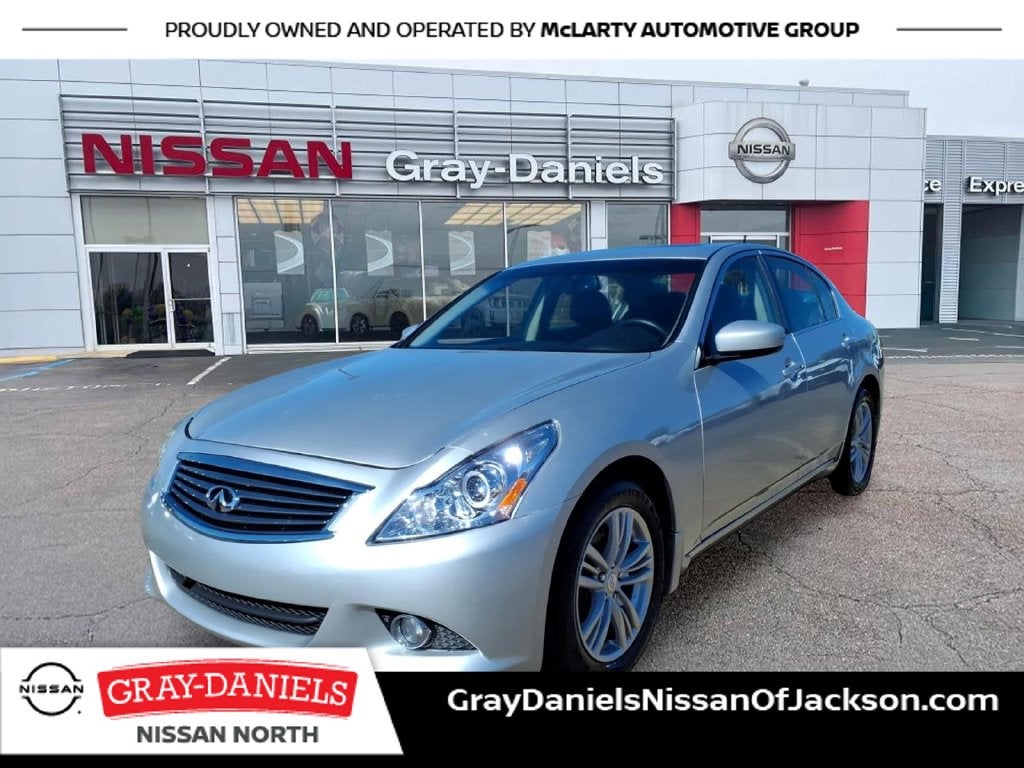 2015 INFINITI Q40 Base
