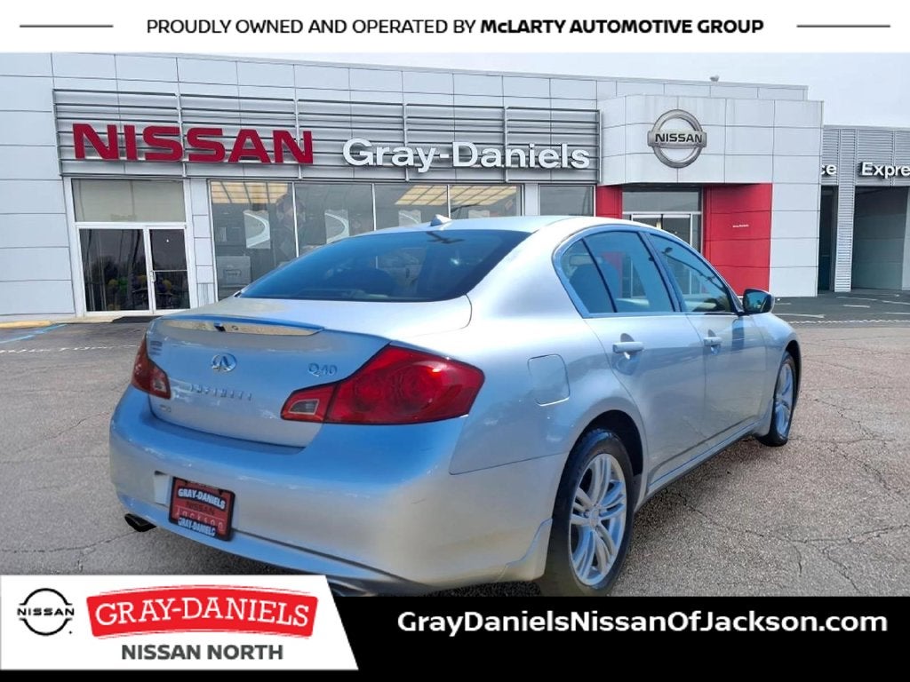 2015 INFINITI Q40 Base