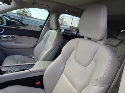 2020 Volvo XC90 T5 Momentum