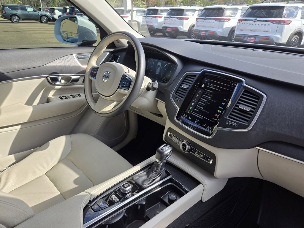 2020 Volvo XC90 T5 Momentum