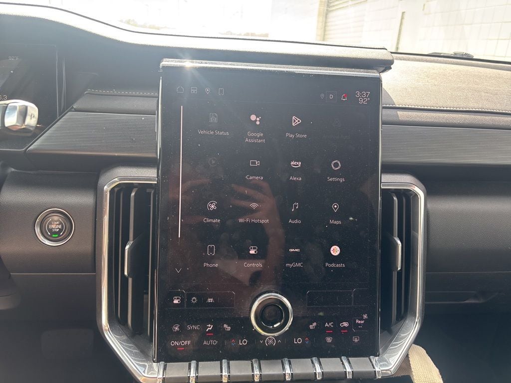 2024 GMC Acadia Elevation