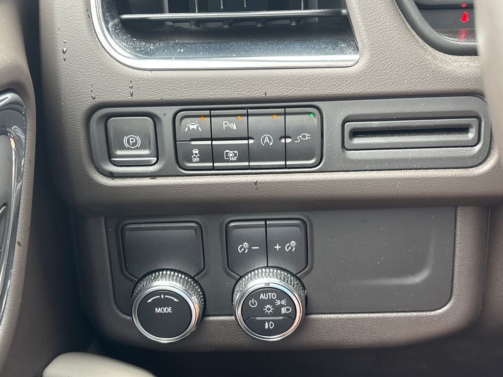 2022 GMC Yukon XL SLT