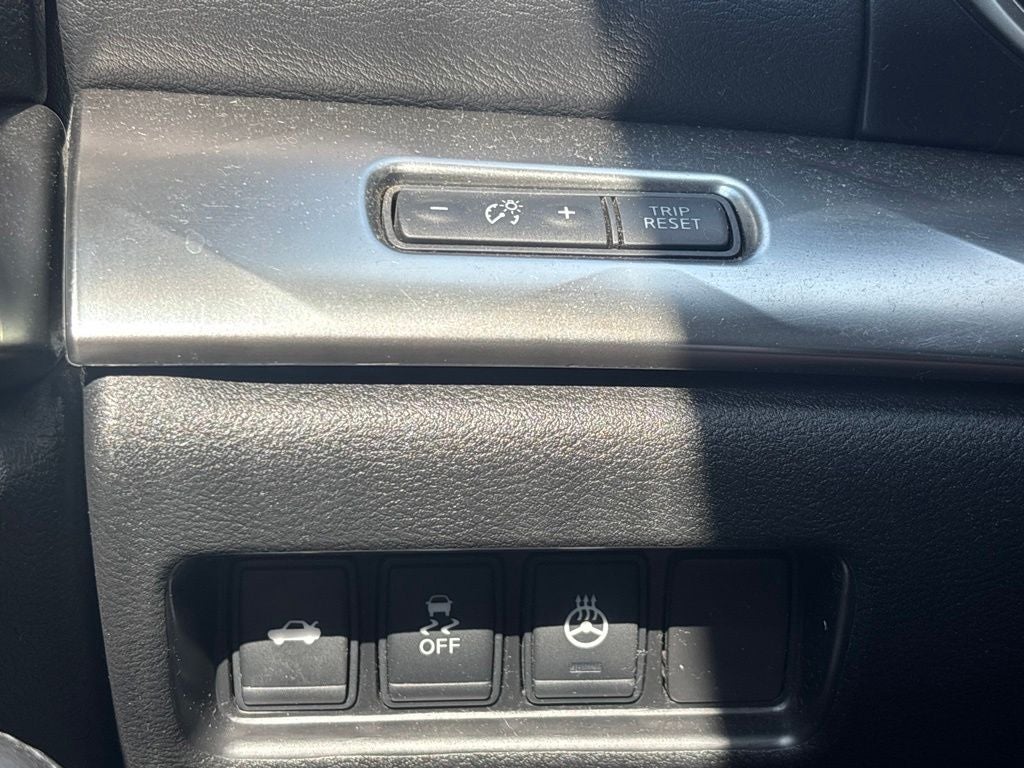 2017 Nissan Maxima SR