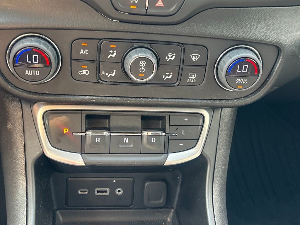 2022 GMC Terrain SLE