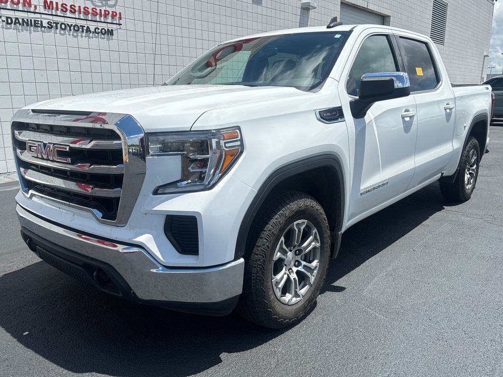 2020 GMC Sierra 4WD Crew Cab Short Box SLE's photo