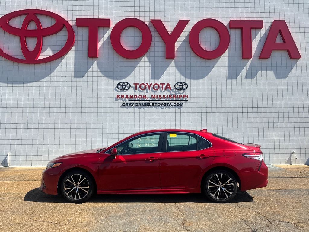 2020 Toyota Camry SE