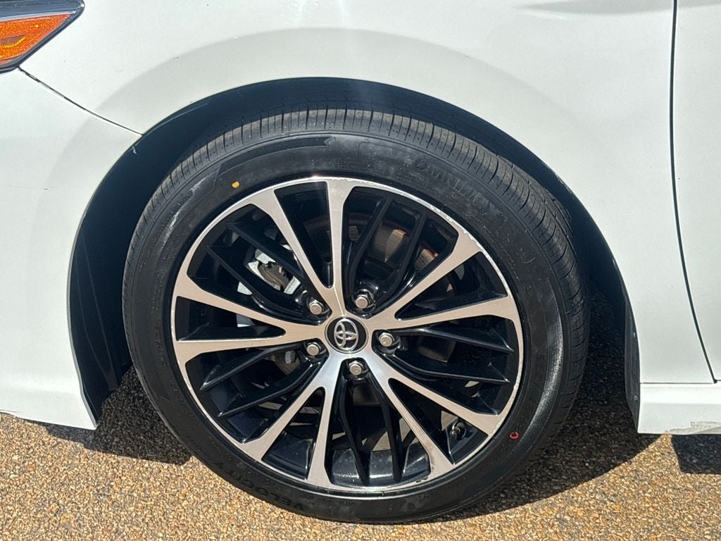 2020 Toyota Camry SE