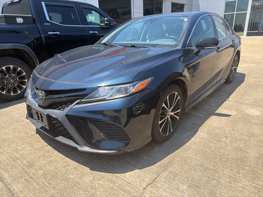 2020 Toyota Camry SE