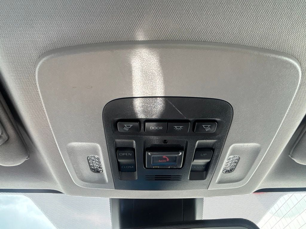 2023 Toyota Camry Hybrid SE