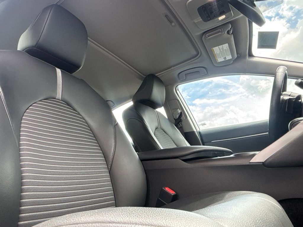 2023 Toyota Camry Hybrid SE