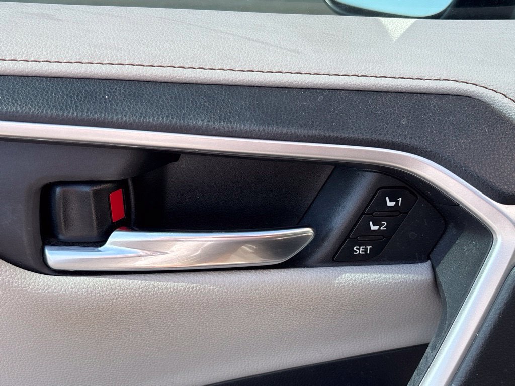 2022 Toyota RAV4 Hybrid Limited