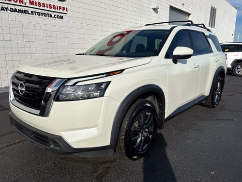 2023 Nissan Pathfinder SV