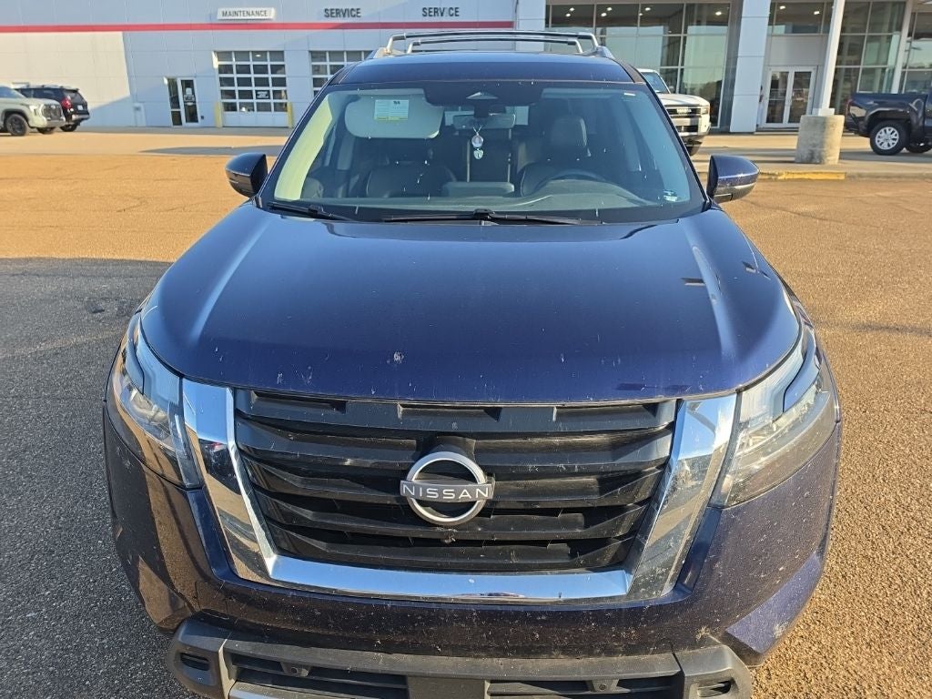2023 Nissan Pathfinder SL
