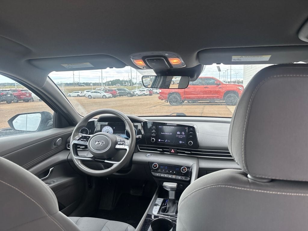 2022 Hyundai Elantra SEL