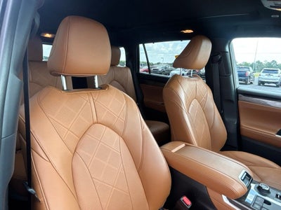2025 Toyota Highlander Platinum