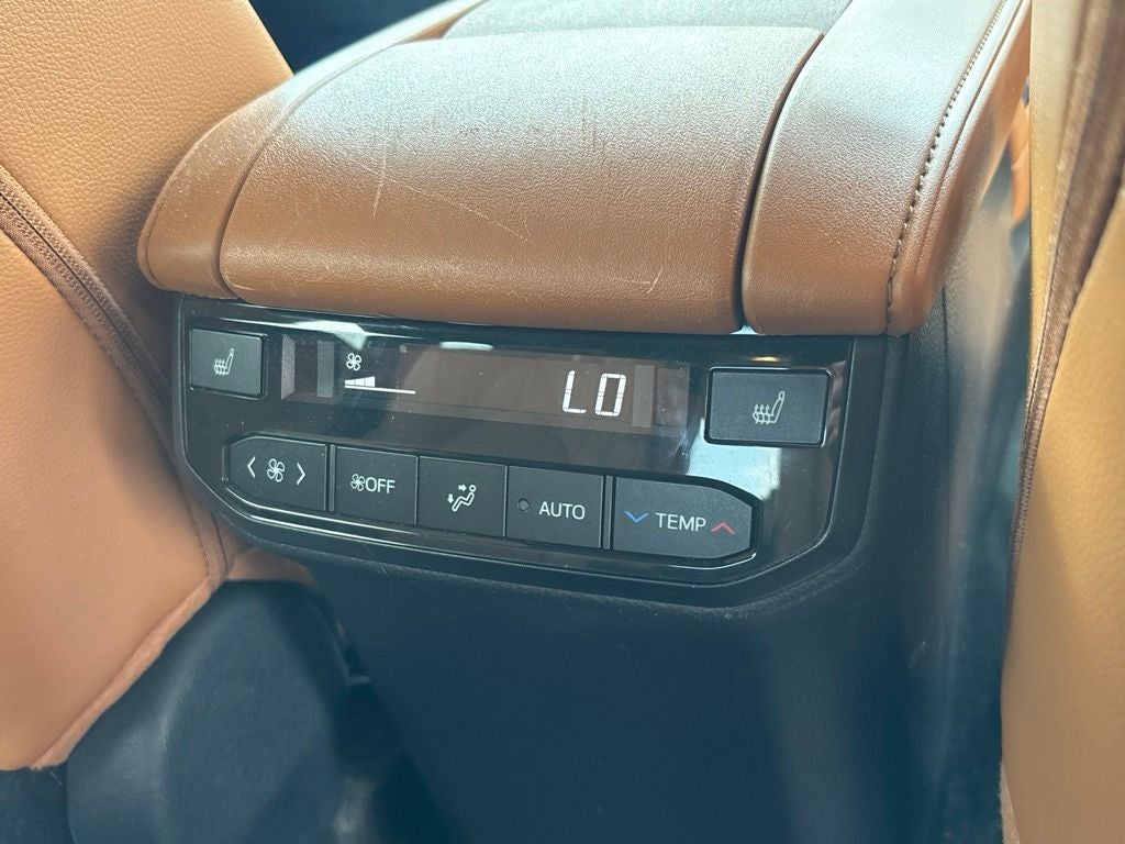 2025 Toyota Highlander Platinum