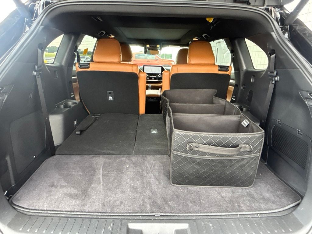 2025 Toyota Highlander Platinum
