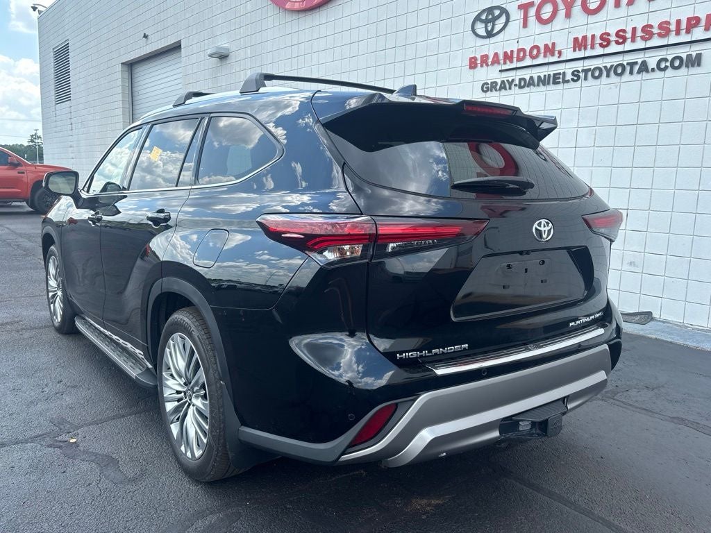 2025 Toyota Highlander Platinum