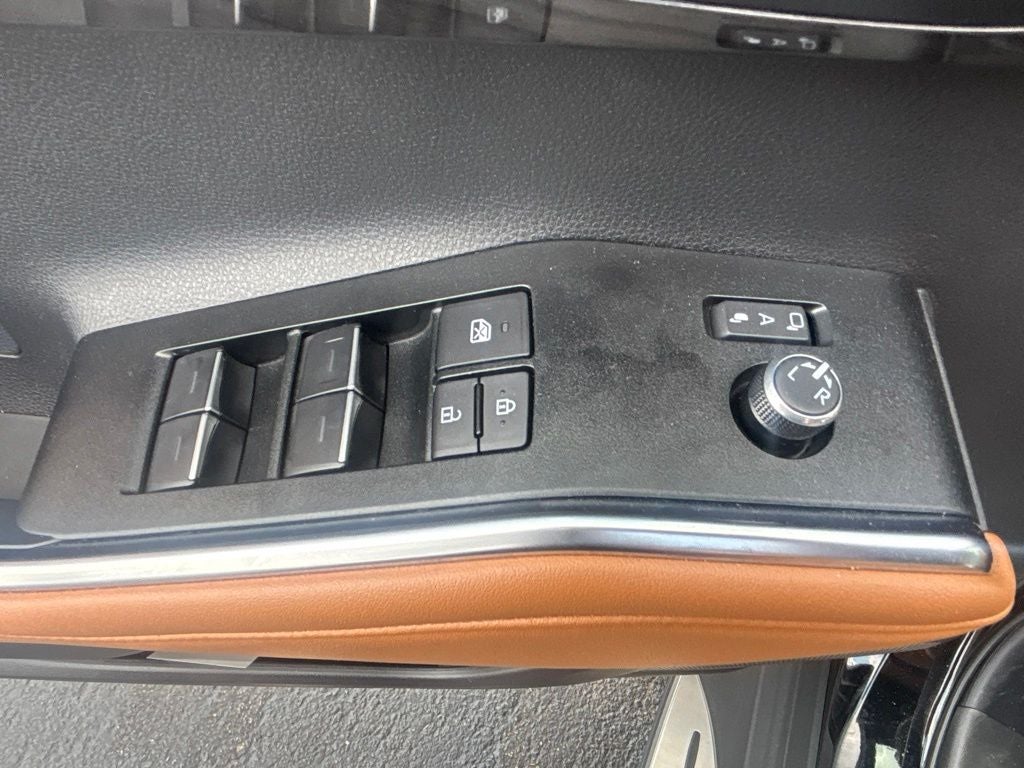 2025 Toyota Highlander Platinum