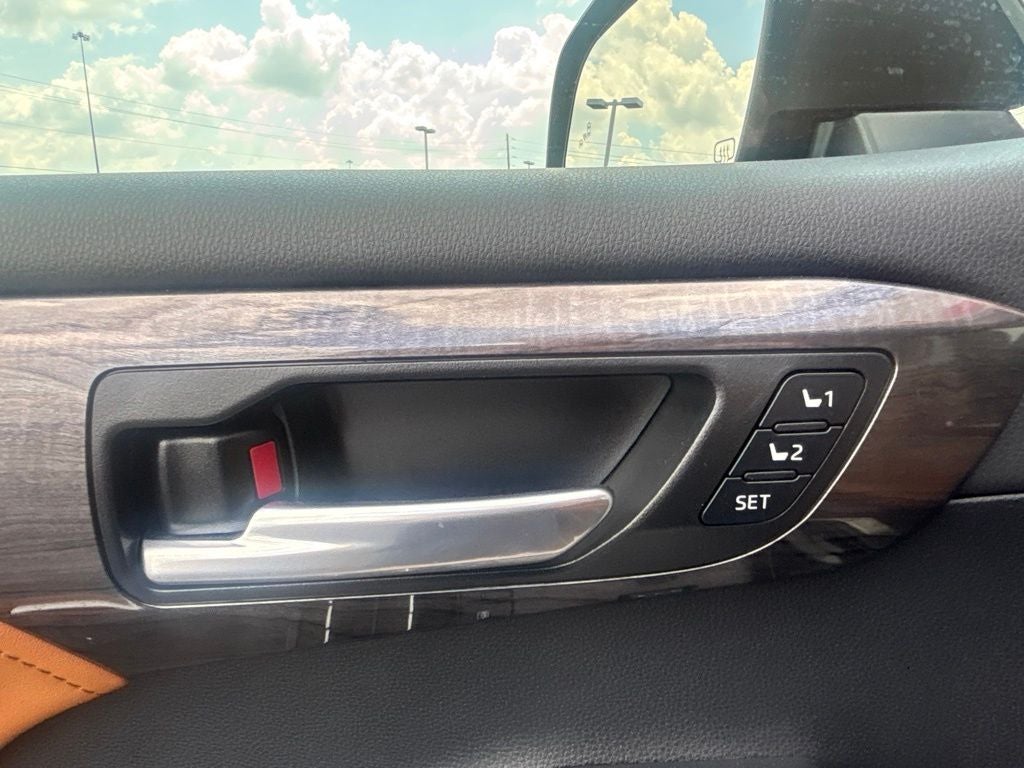 2025 Toyota Highlander Platinum